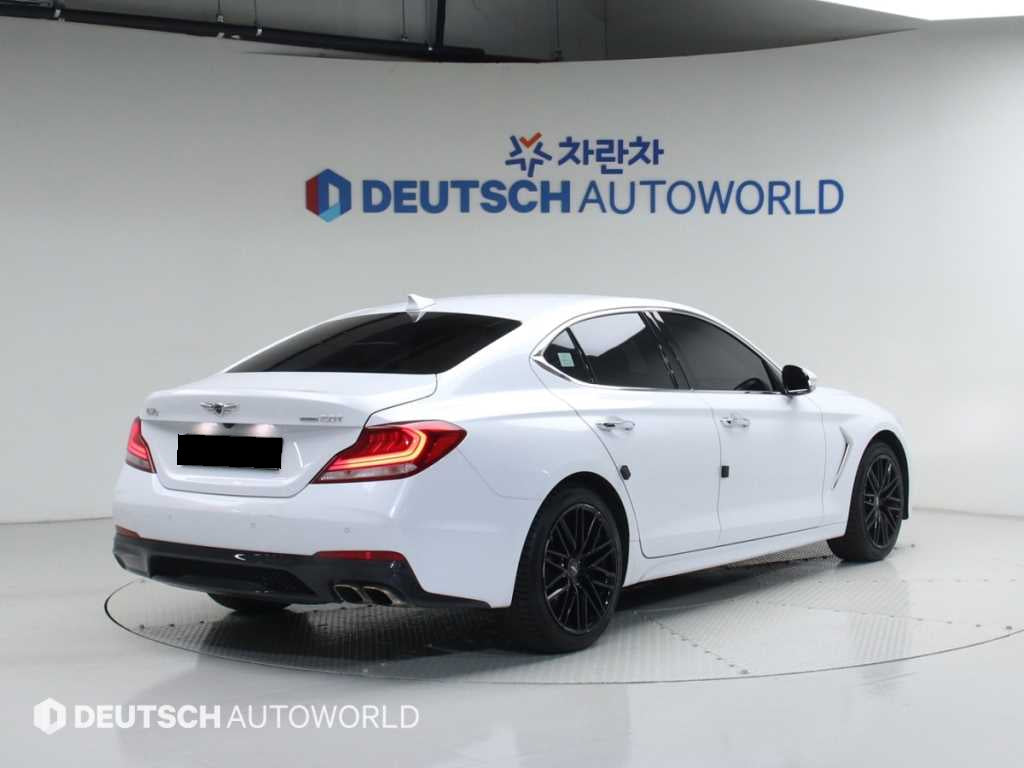 Genesis G70 — photo 02