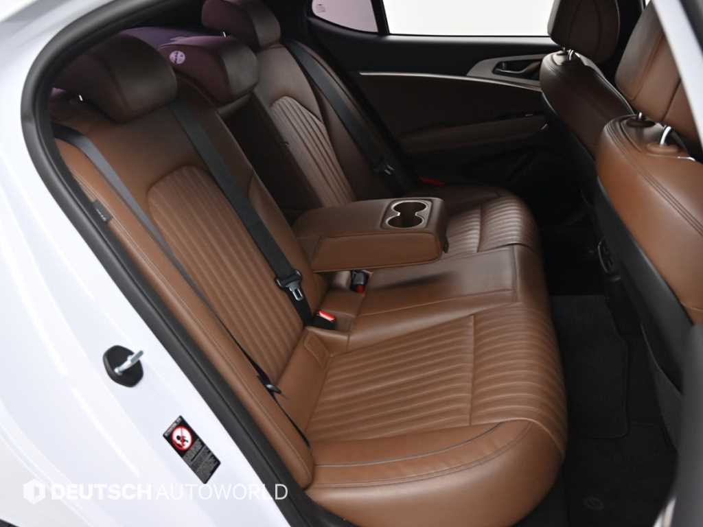 Genesis G70 — photo 12