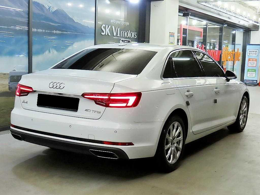 Audi A4 — photo 04