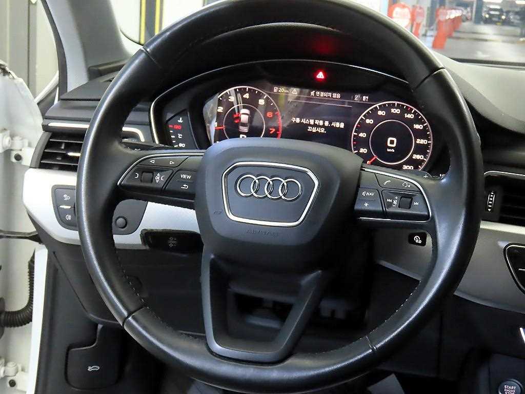 Audi A4 — photo 08