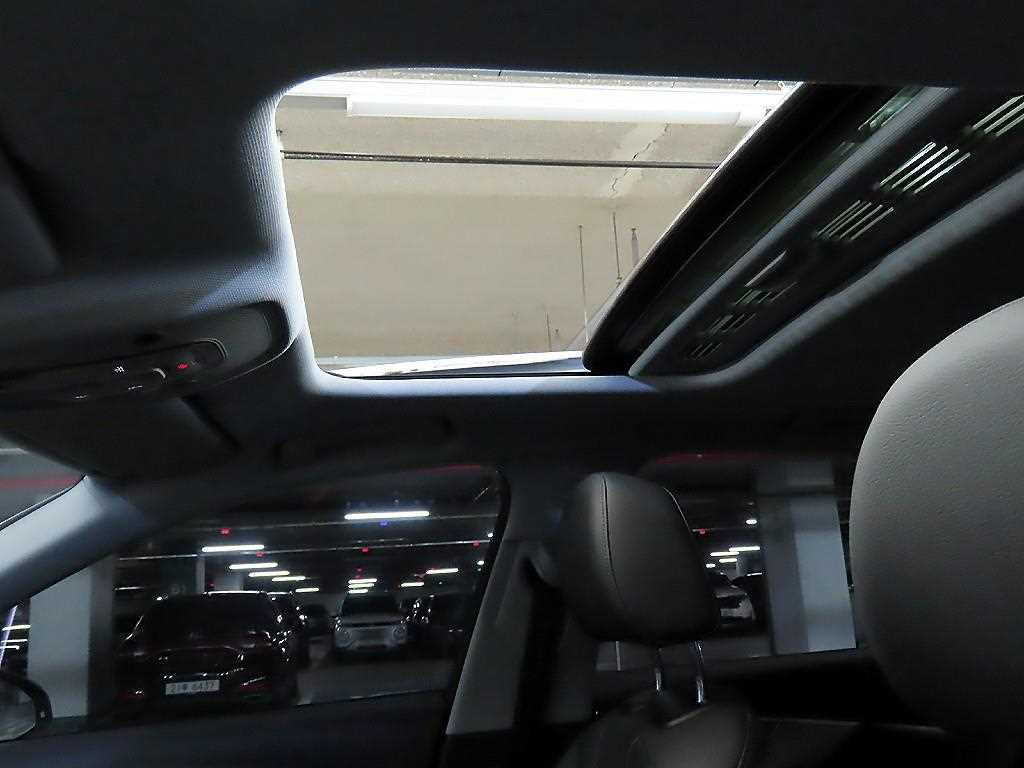 Audi A4 — photo 18