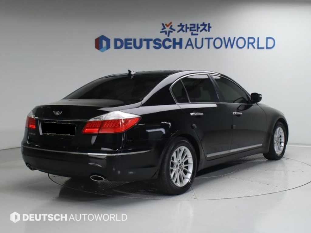 Hyundai Genesis — photo 02