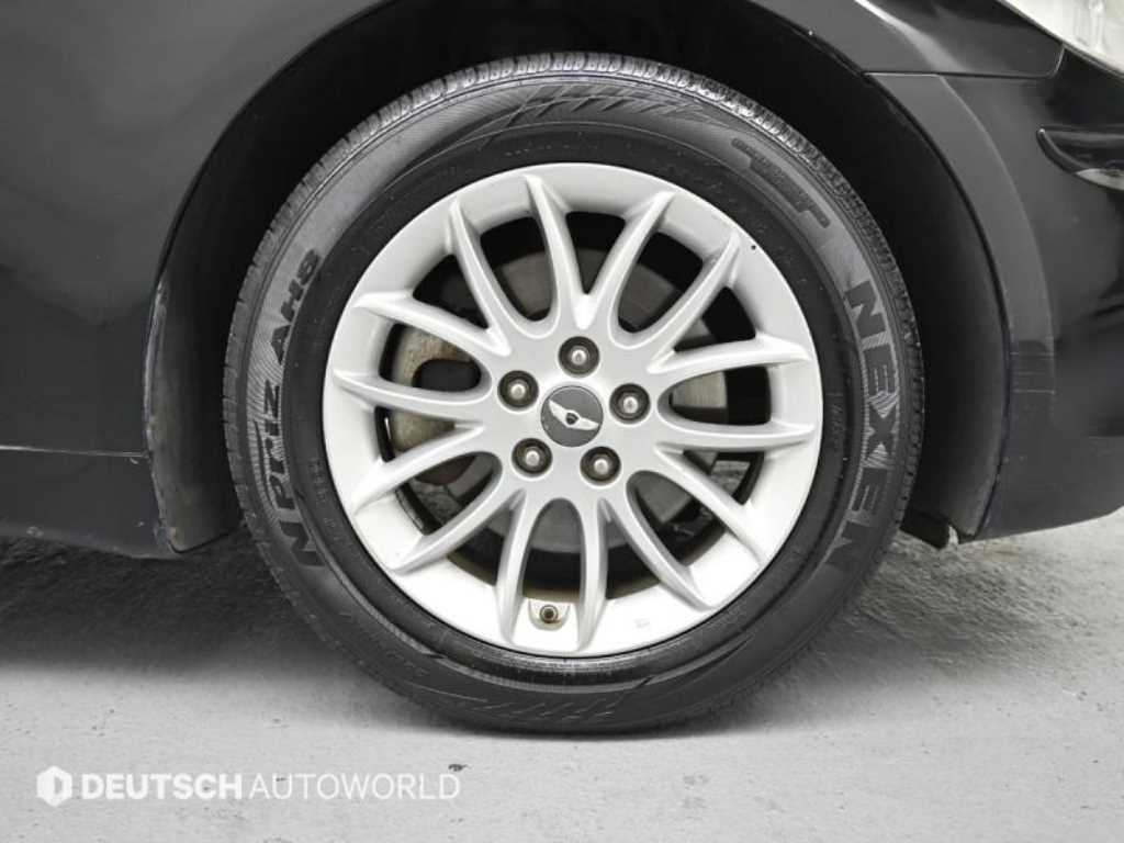 Hyundai Genesis — photo 05
