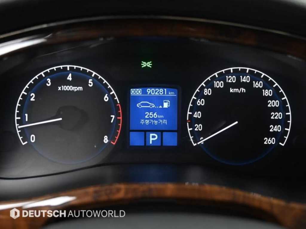 Hyundai Genesis — photo 08