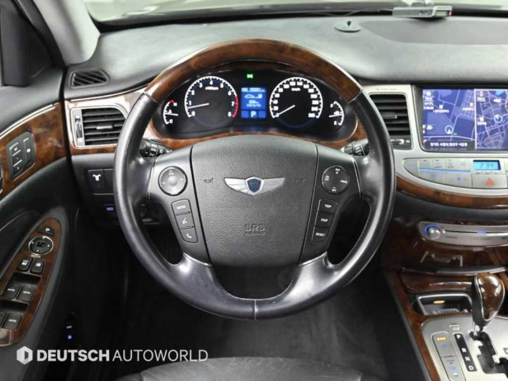 Hyundai Genesis — photo 13