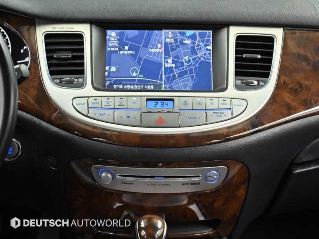 Hyundai Genesis — photo 14