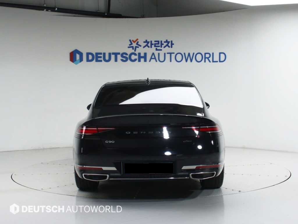 Genesis G90 — photo 04