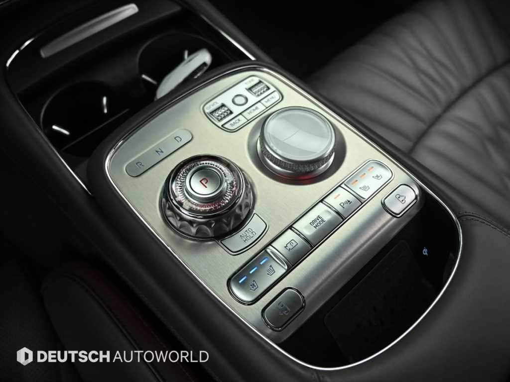 Genesis G90 — photo 09