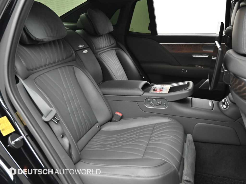 Genesis G90 — photo 12