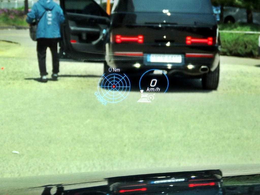 Mercedes-Benz E-Class — photo 10