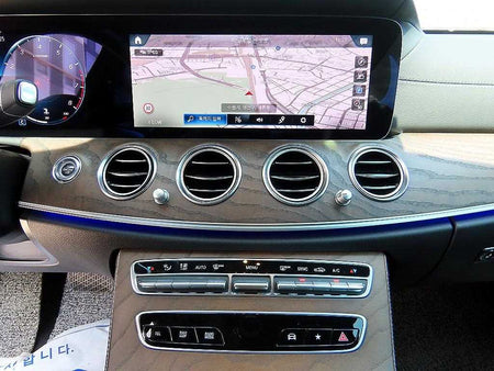 Mercedes-Benz E-Class — photo 13