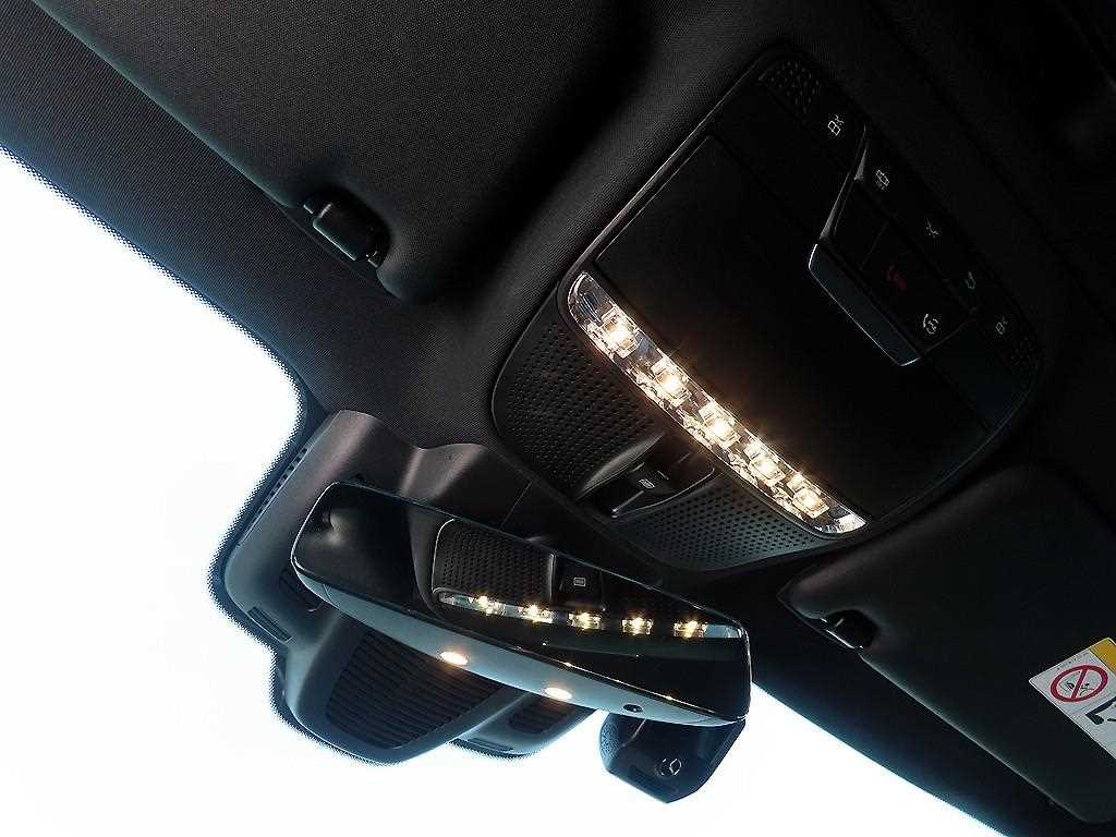 Mercedes-Benz E-Class — photo 15