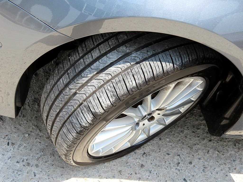 Mercedes-Benz E-Class — photo 20