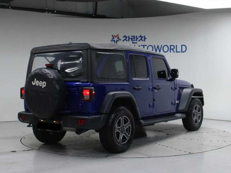 Jeep Wrangler — photo 02