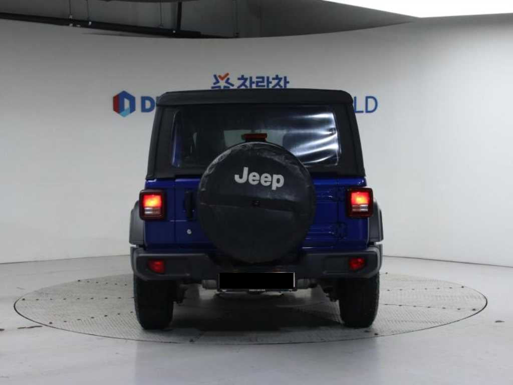 Jeep Wrangler — photo 04