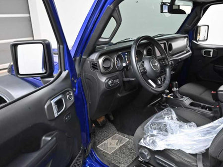 Jeep Wrangler — photo 11