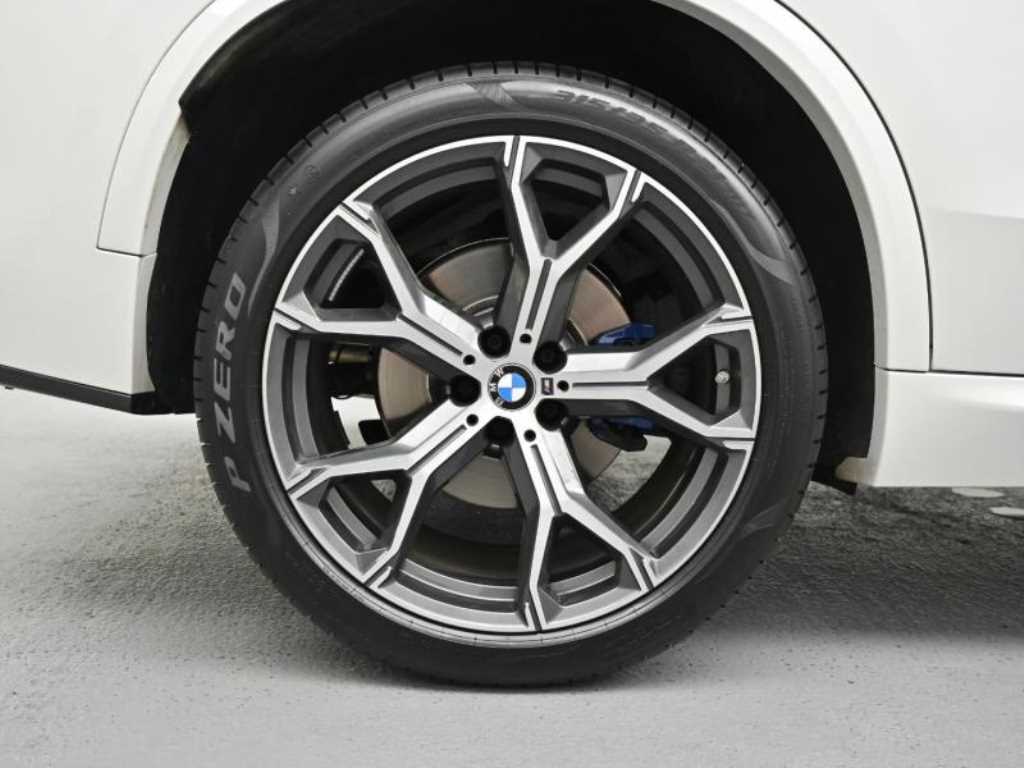 BMW X5 — photo 05