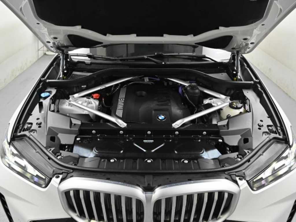 BMW X5 — photo 06