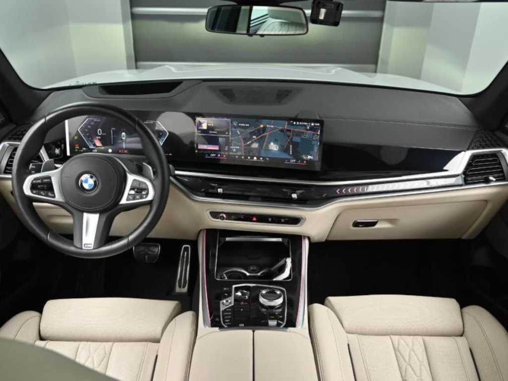 BMW X5 — photo 07