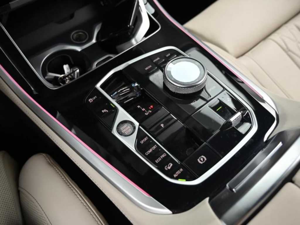 BMW X5 — photo 09