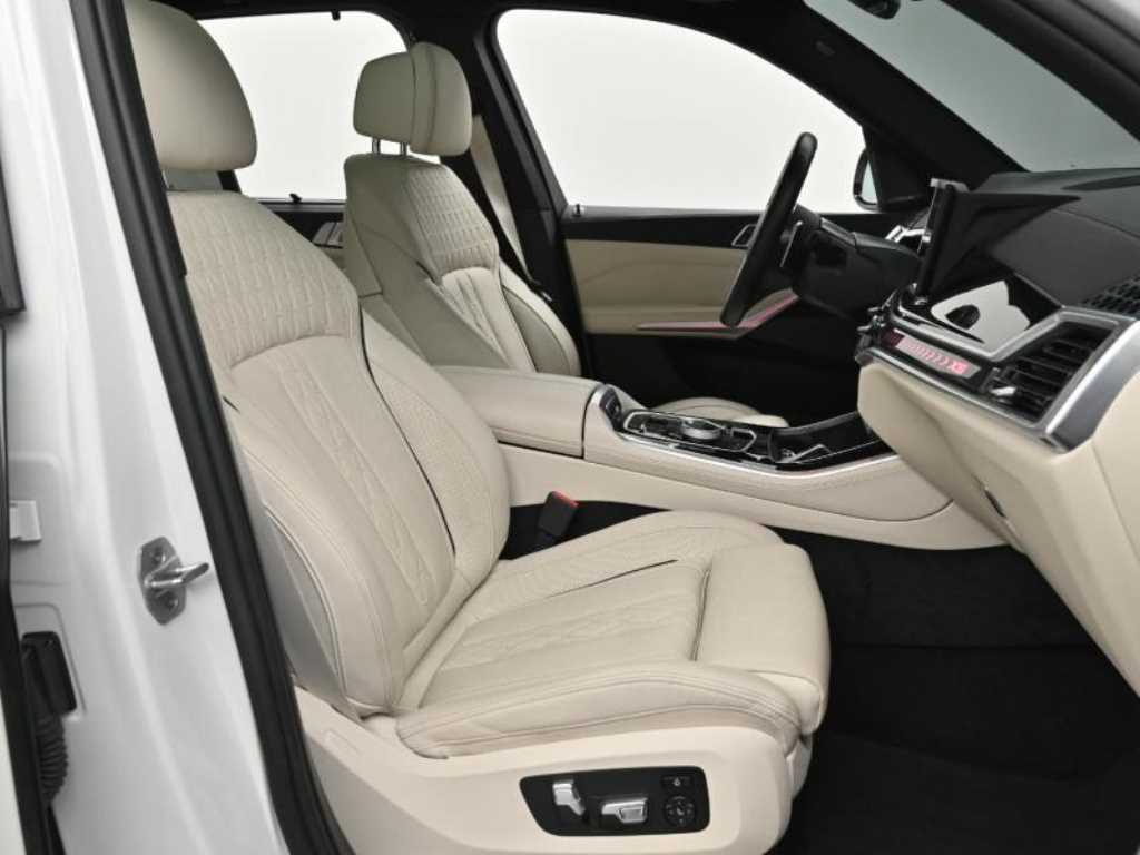 BMW X5 — photo 10