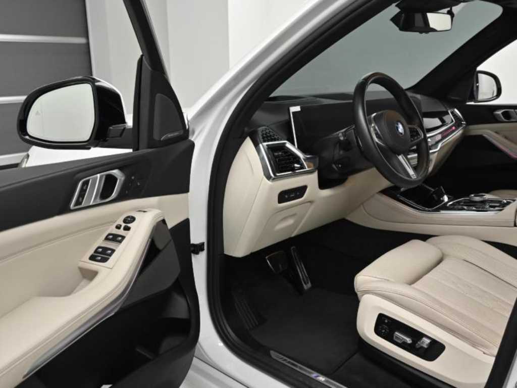 BMW X5 — photo 11