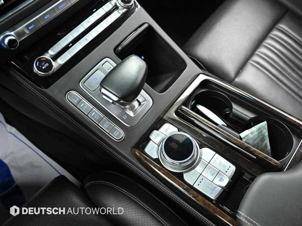 Genesis G90 — photo 09