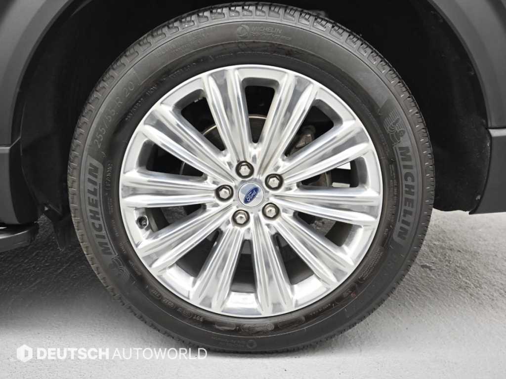 Ford Explorer — photo 05