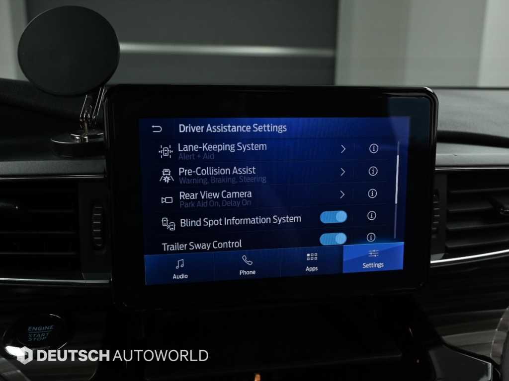 Ford Explorer — photo 17