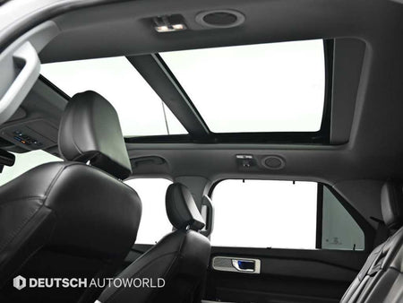 Ford Explorer — photo 18