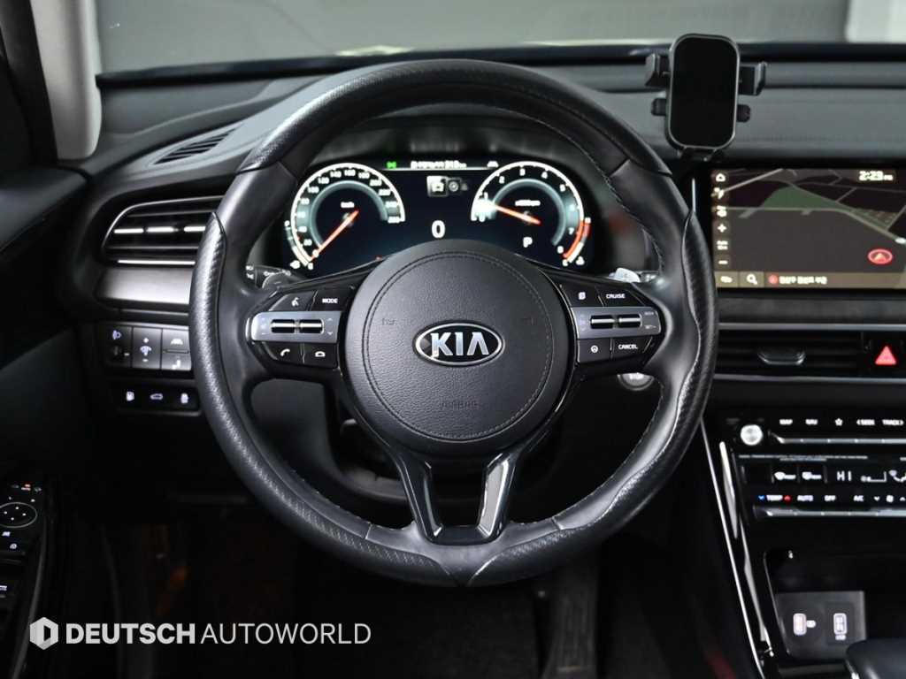 Kia K7 — photo 13