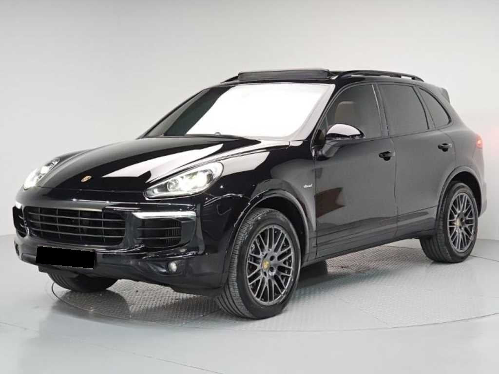 Porsche Cayenne — photo 01