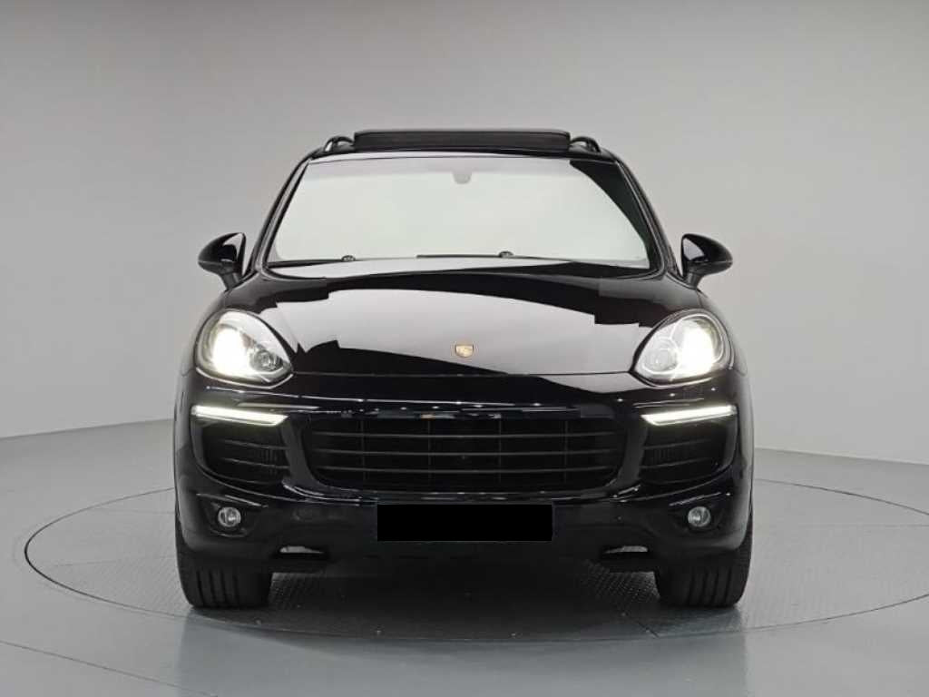 Porsche Cayenne — photo 02