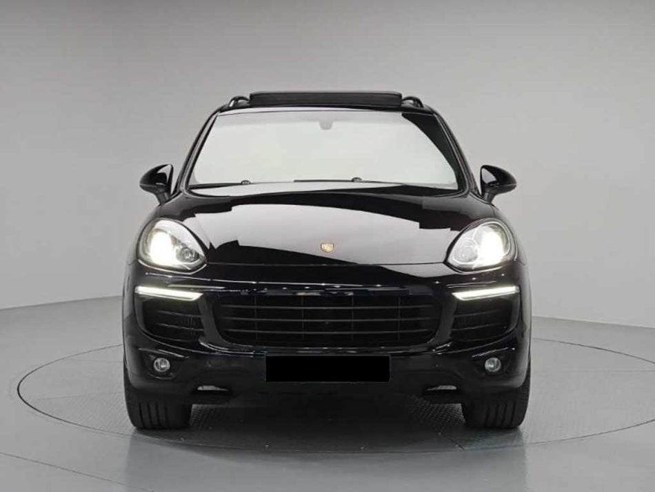 Porsche Cayenne — photo 02