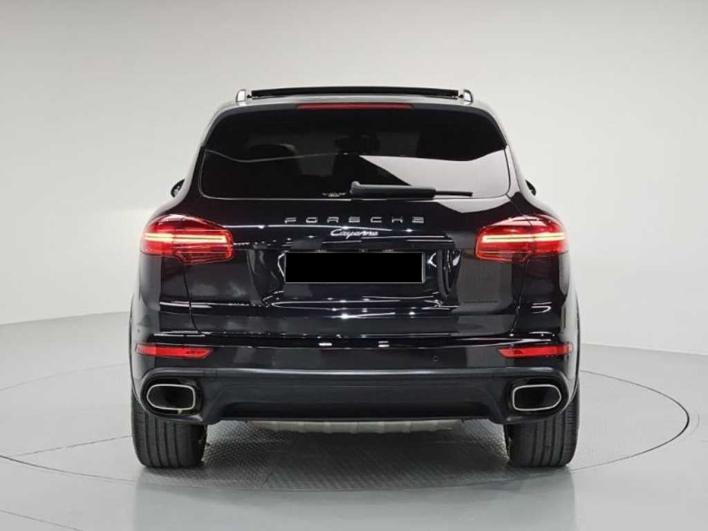 Porsche Cayenne — photo 04