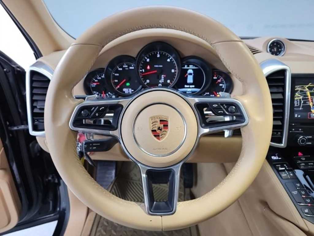 Porsche Cayenne — photo 07