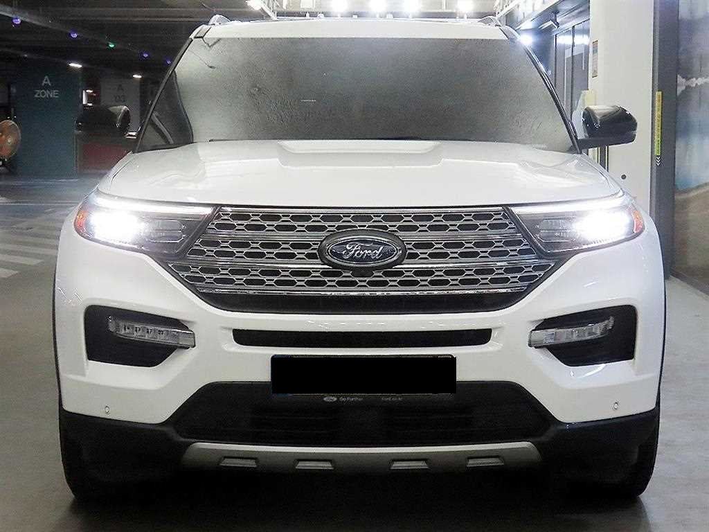 Ford Explorer — photo 02