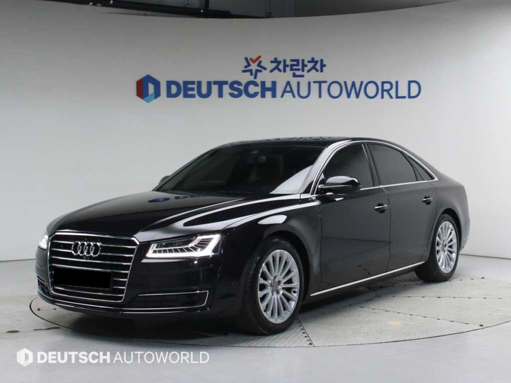 Audi A8 — photo 01