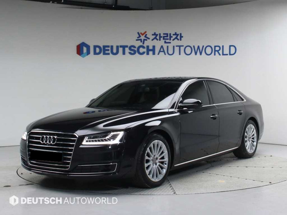 Audi A8 — photo 01