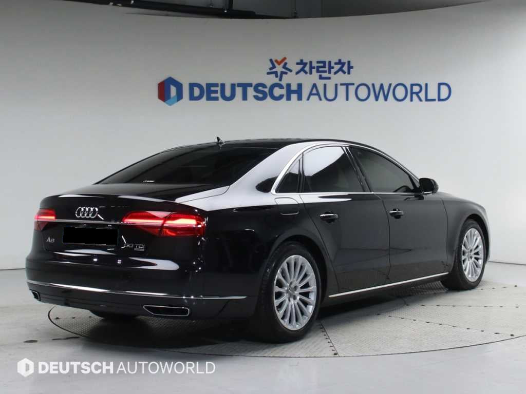 Audi A8 — photo 02