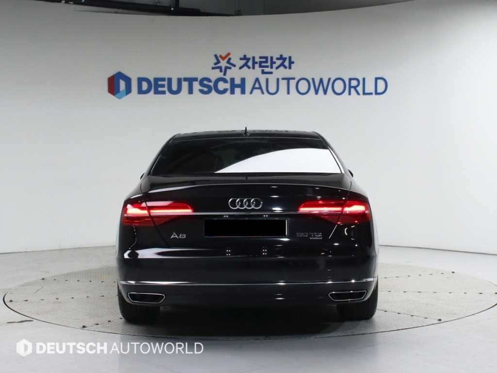 Audi A8 — photo 04
