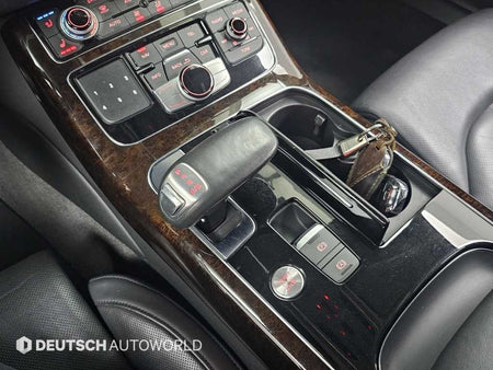 Audi A8 — photo 09