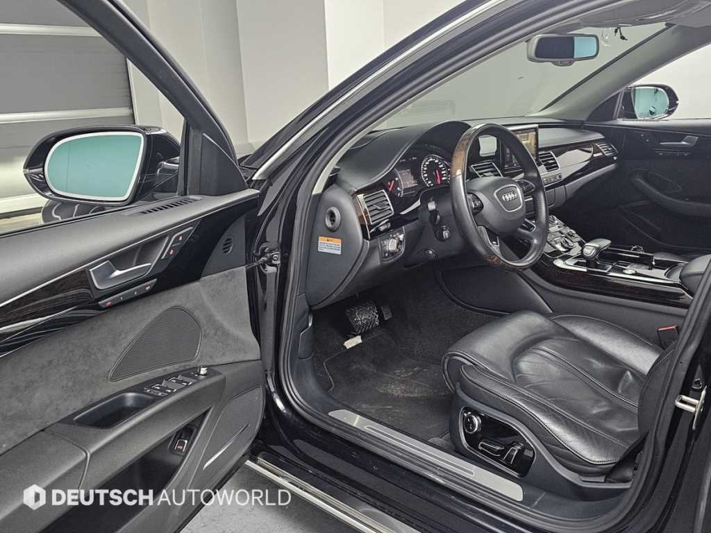 Audi A8 — photo 11