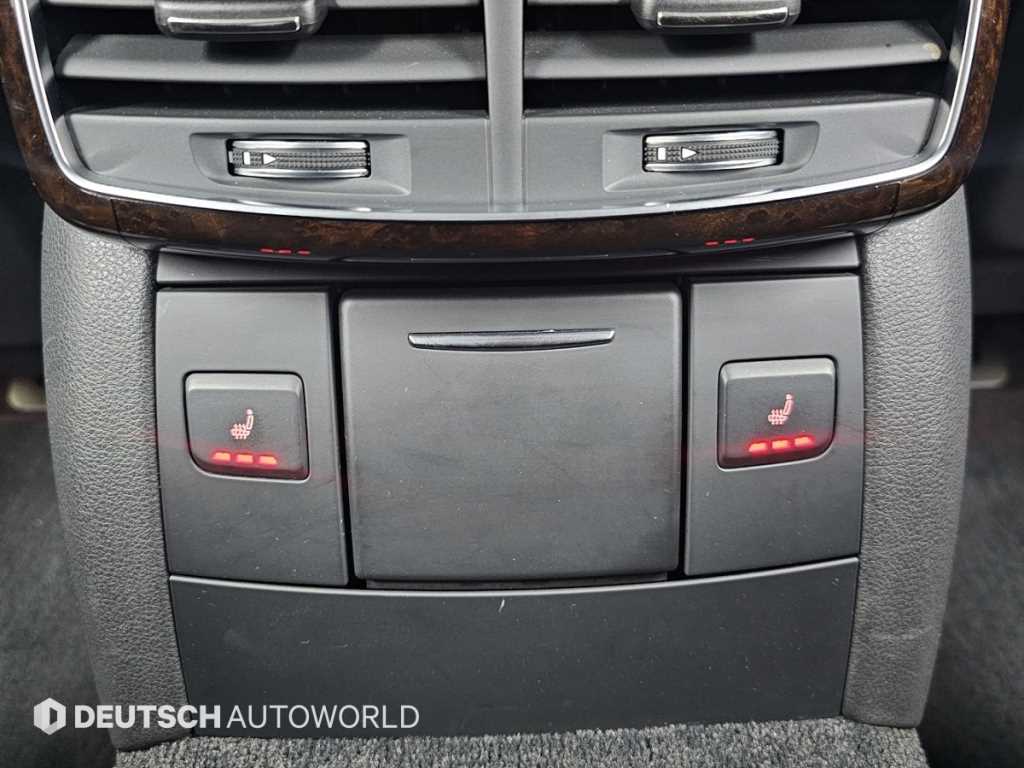 Audi A8 — photo 16