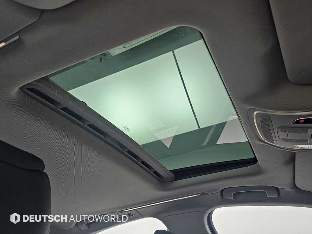 Audi A8 — photo 19