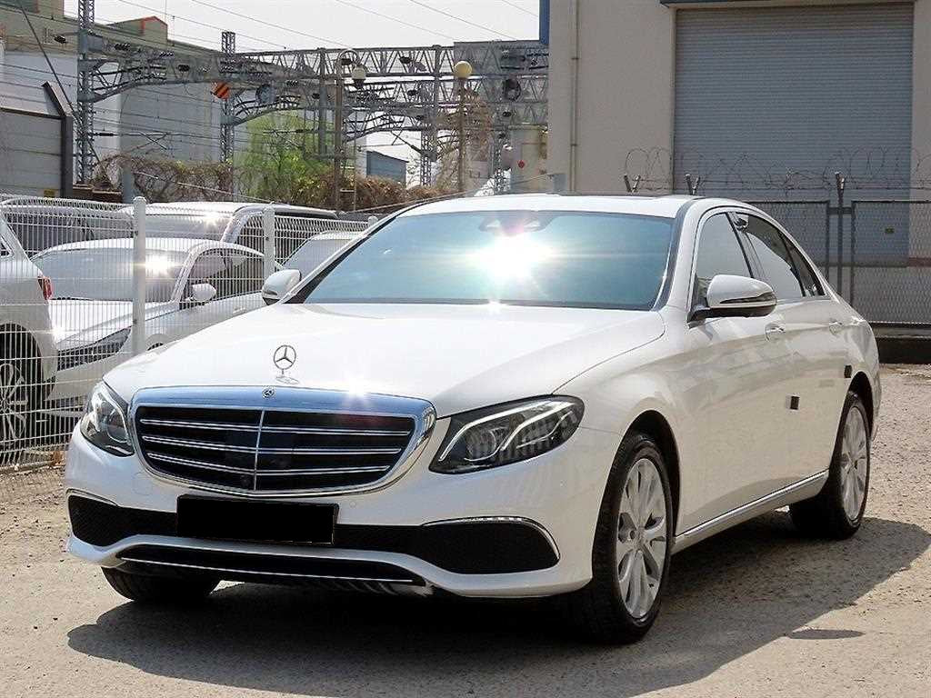 Mercedes-Benz E-Class — photo 02