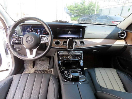 Mercedes-Benz E-Class — photo 07