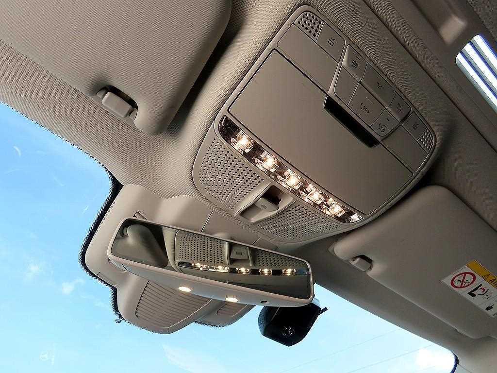 Mercedes-Benz E-Class — photo 15