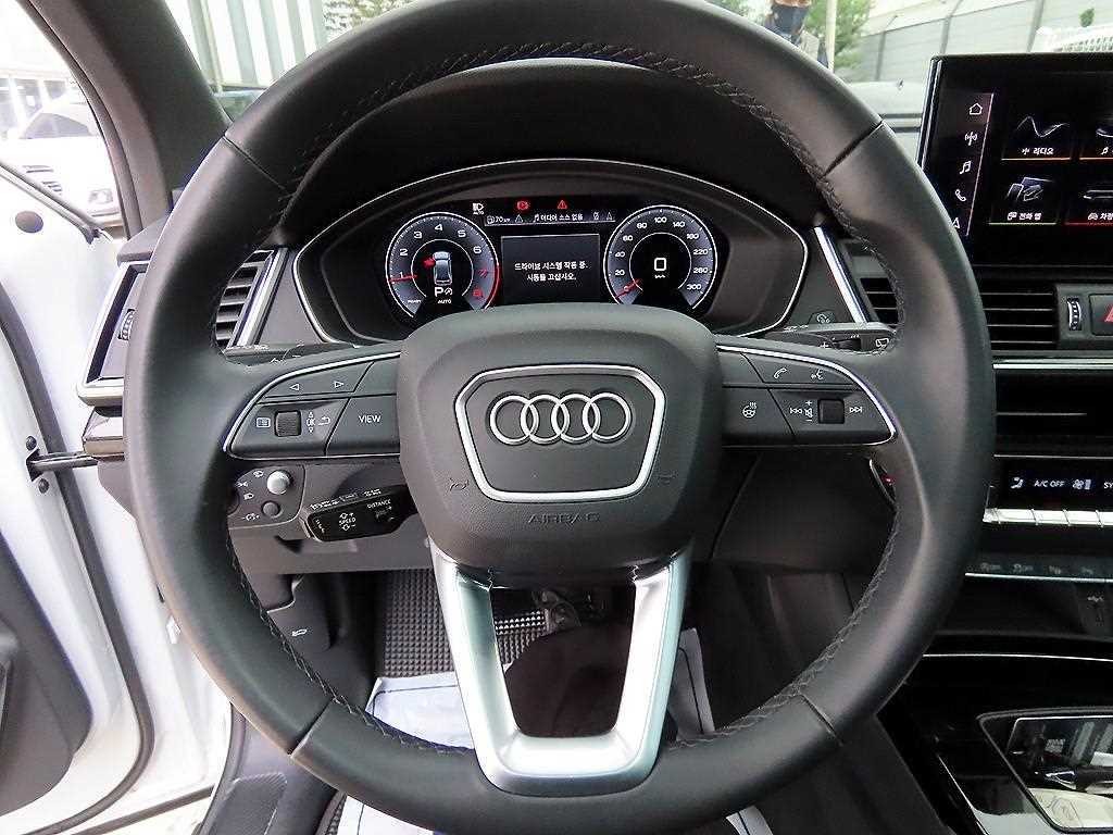 Audi Q5 — photo 08