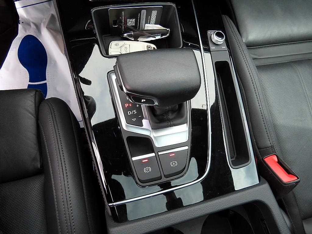 Audi Q5 — photo 11
